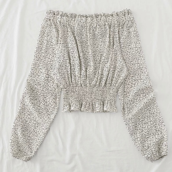 Off the shoulder shirt - Picture 1 of 2